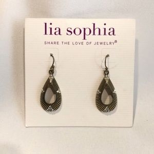 NWT Lia Sophia Dangle Earrings with Crystals